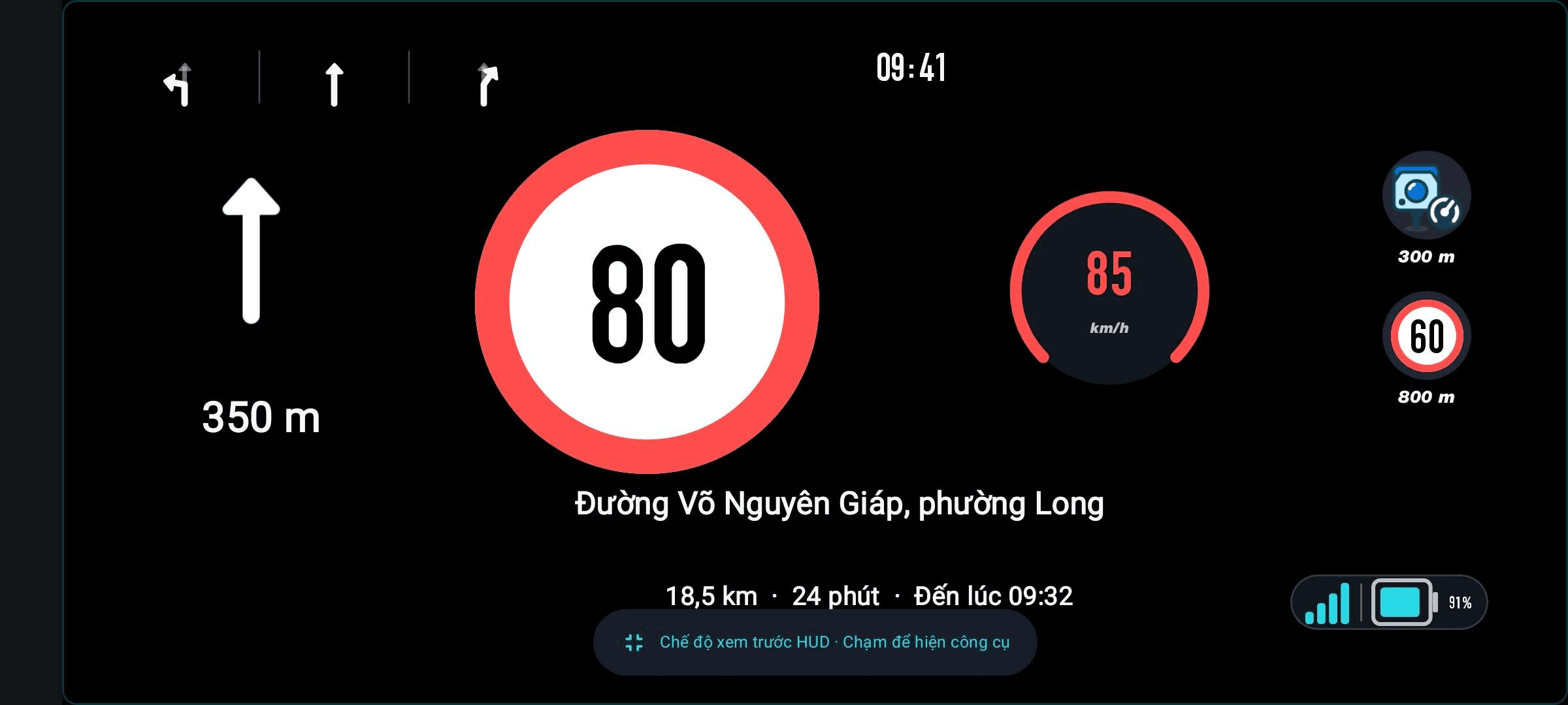 Giao diện App WazeHUD trên điện thoại Android cũ hiển thị tốc độ, làn đường, biển báo và camera phạt nguội